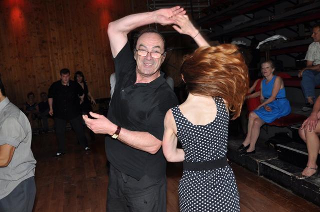 min 2013 04 21 station danse 080